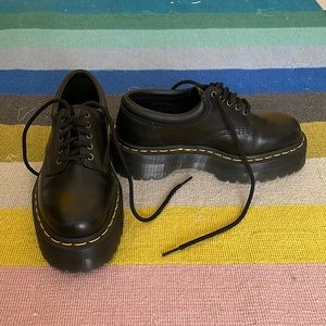Like NEW dr. Martens 8053 leather platform casual shoes.